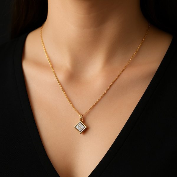 Collar Baño de Oro Corte Prisma – Elegancia Minimalista